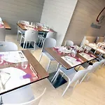 Kyriad Direct Hotel