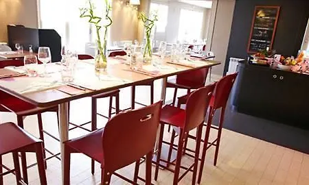 Kyriad Direct Hotel 2*