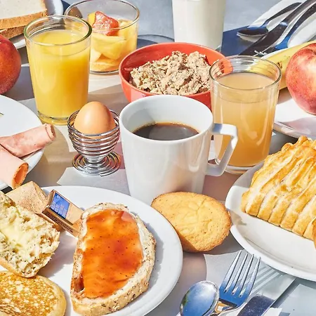 فندق Kyriad Direct 2*