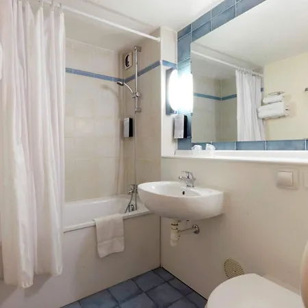 Kyriad Direct Hotel