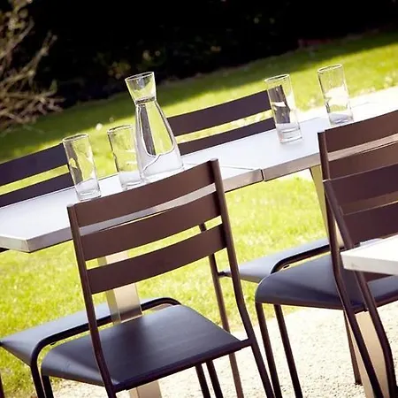 Hotel Kyriad Direct 2*