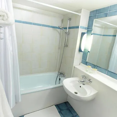 Hotell Kyriad Direct 2*