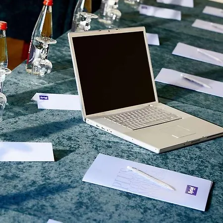 Kyriad Direct Hotel 2*