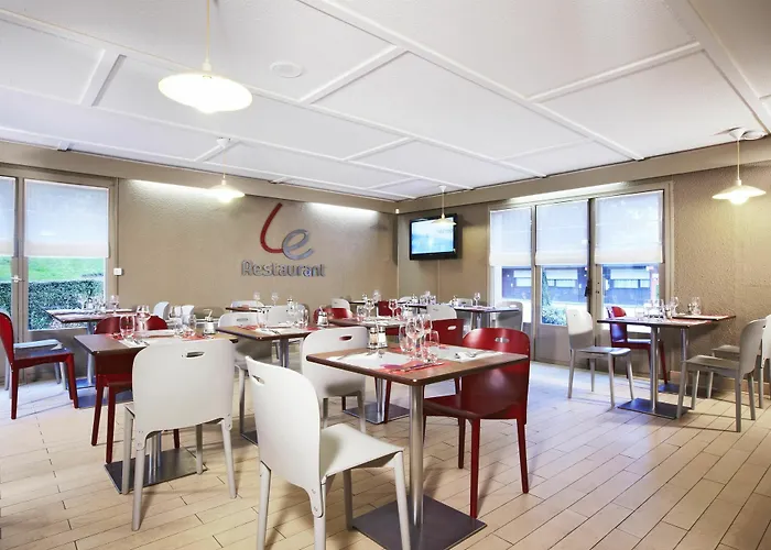 Hotel Kyriad Direct 2*